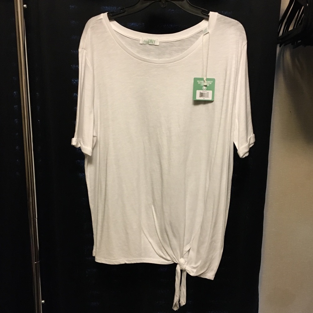 ‼️SOLD‼️ Green Envy white tee Size 2XL